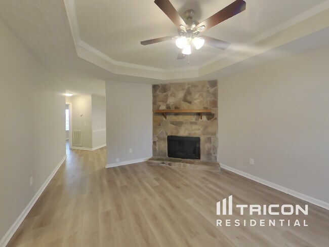 Photo - 362 Park Ct N