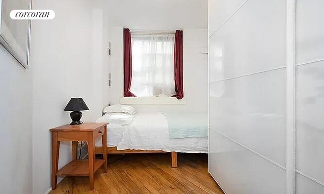 Photo - 517 E 77th St