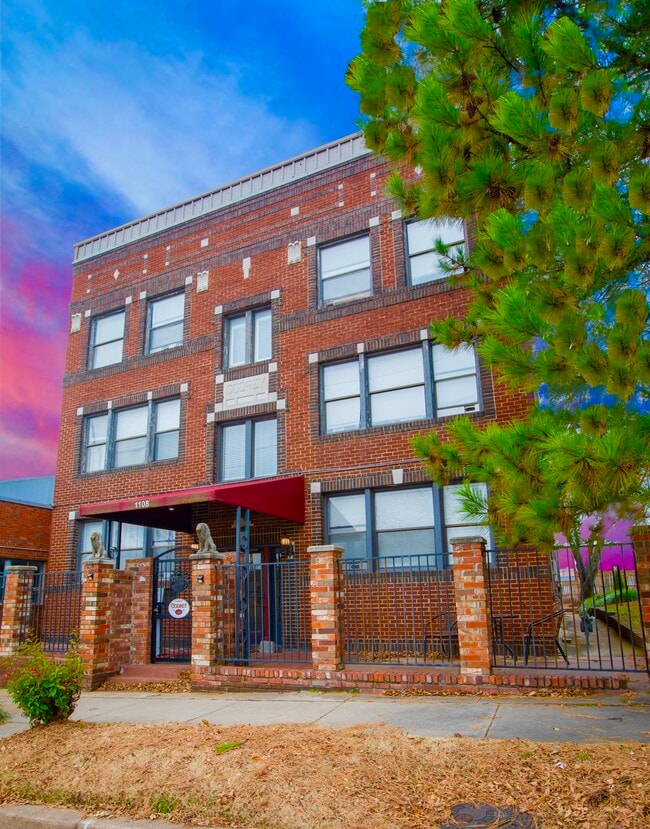 Photo - 1108 S Detroit Ave Michael Unidad 3rd floor 1C