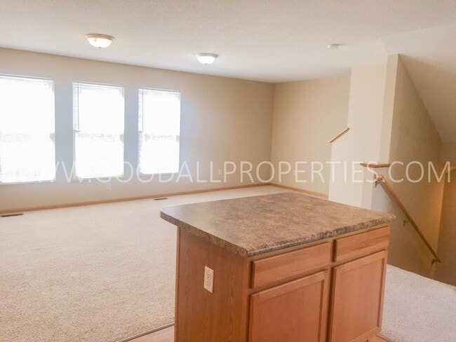 Photo - 2 Bedroom, 2.5 Bath Townhome in Urbandale with two car garage.
