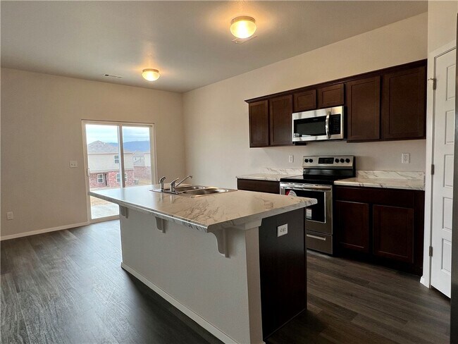 3271 Red Tail Wy