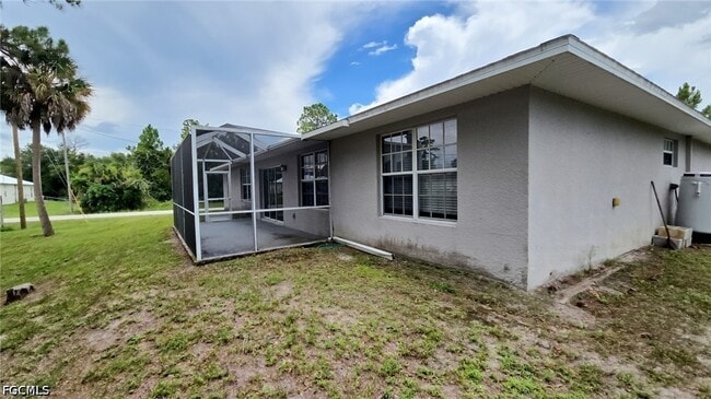 Photo - 207 E 8th St