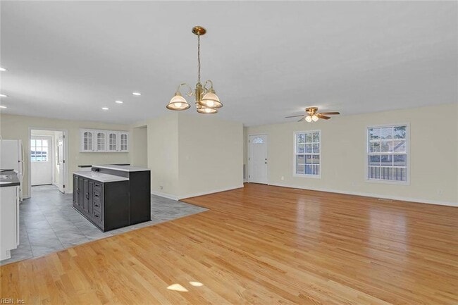 Photo - 9469 Glass Rd