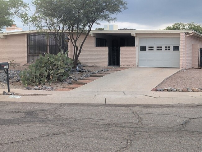 Photo - Comfortable West Side Rental