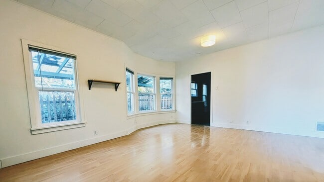 Building Photo - 1403 N 36th St