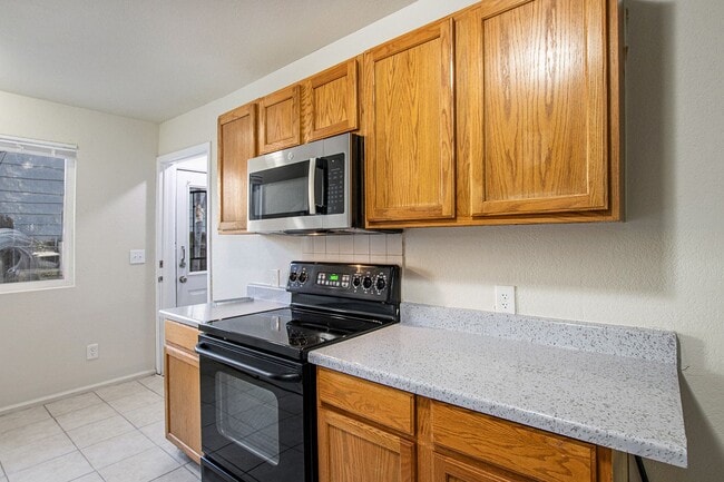 Photo - Updated Duplex 4 bed | 2 bath in Westwood!