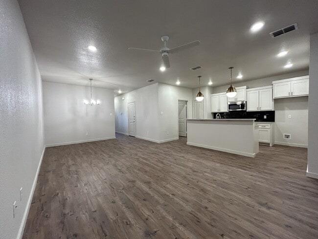 Photo - 10921 Abbeville Ave
