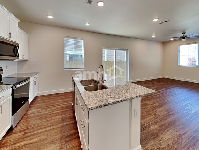 Photo - 33023 Lookout Ln