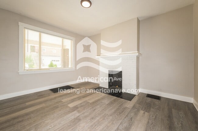 737 Montclair St