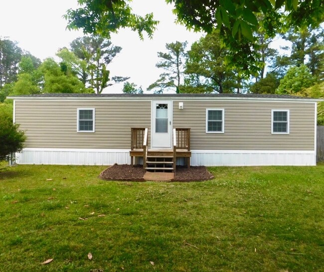 Building Photo - Cozy Modular Home in Newport
