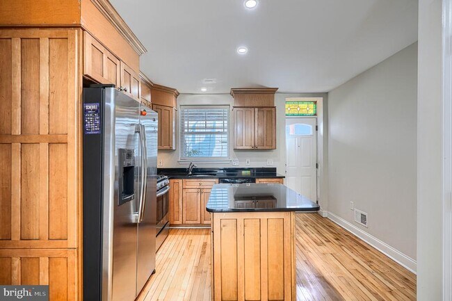 Photo - 609 East St