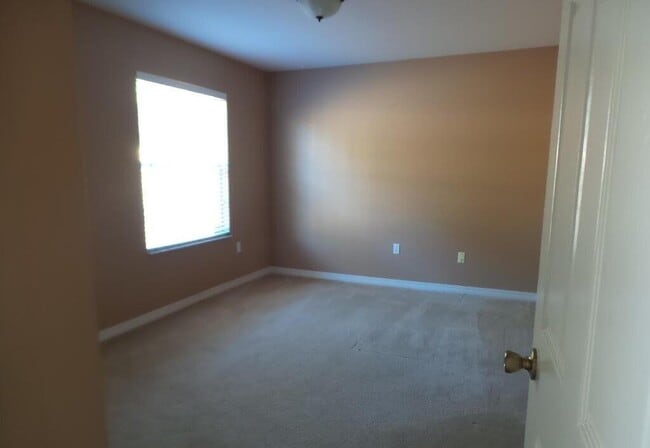 Photo - 305 Seclusion Blvd