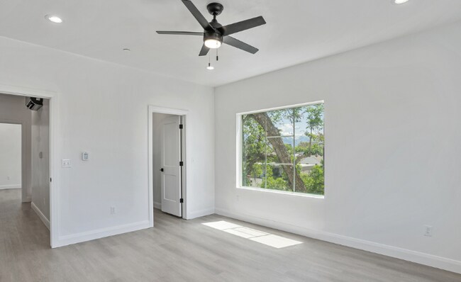 Photo - 321 E 2100 S