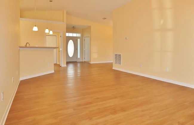 Photo - 4 bedroom in Jacksonville FL 32246