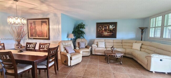 Photo - 3300 W Rolling Hills Cir Unidad 104