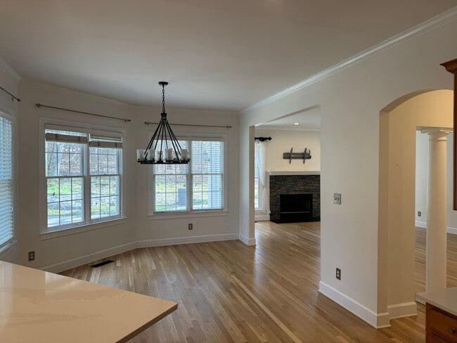 Photo - Stunning 5BR Executive Style Home in Brentwood