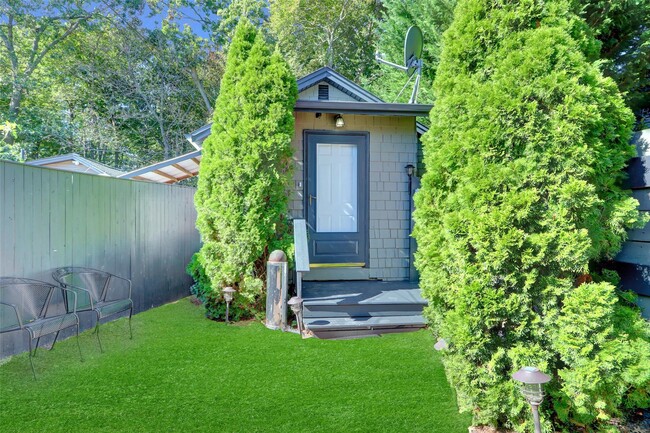 Photo - 104A Melrose Ave House