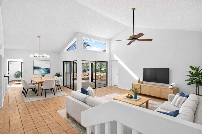 Photo - 661 Hollows Cir