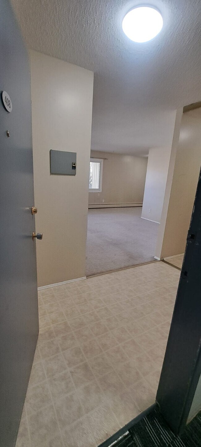 Photo - 4507-444 44 Ave Unit 408
