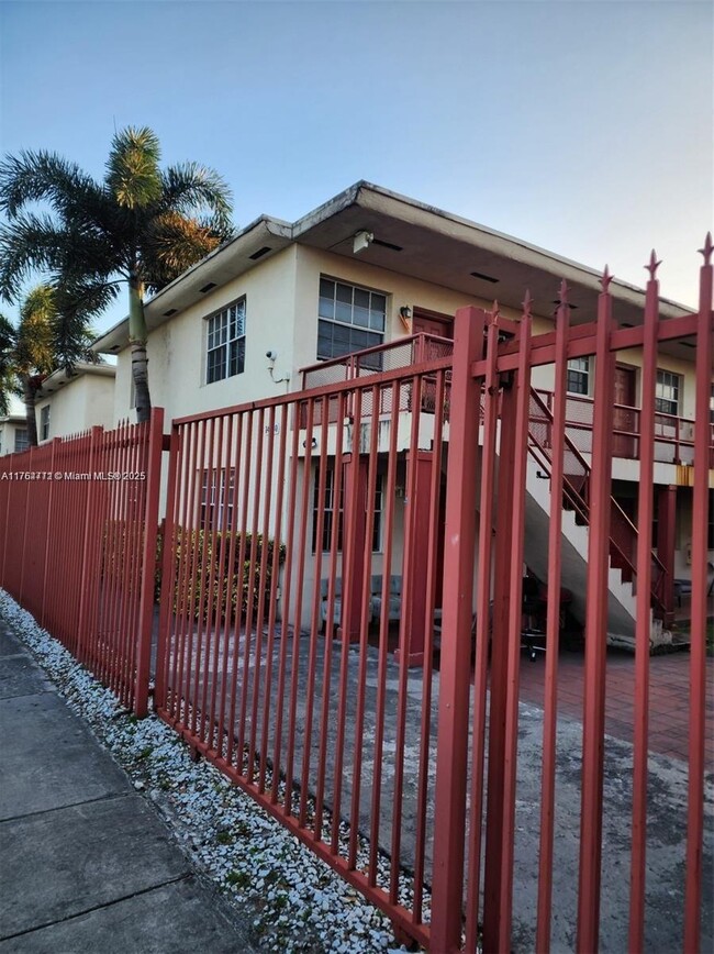 Photo - 14240 NW 22nd Ave Unidad 3 Rental