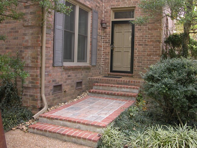 Photo - 3412 Belmont Blvd Townhome