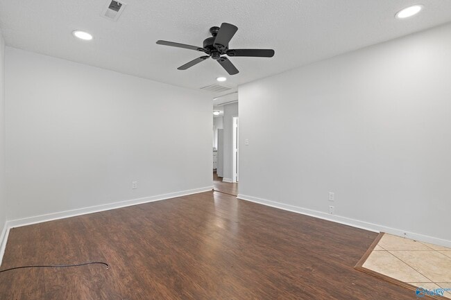 Photo - 1306 Oshaughnessy Ave NE