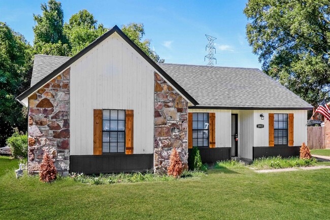 Photo - 3917 Kerwin Dr