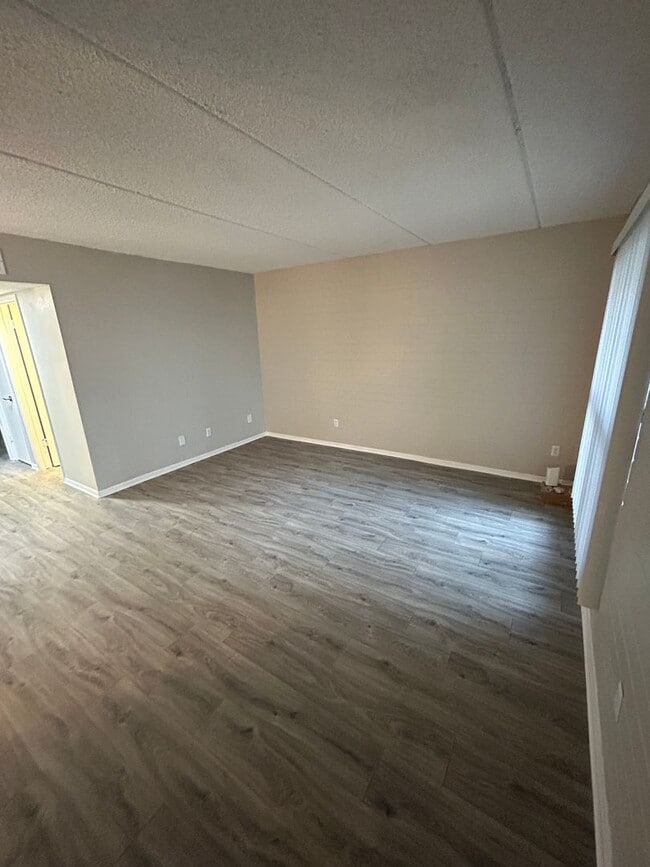 Photo - Bellevue Tower Apartments