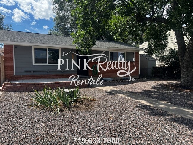 Photo - 2534 Ivanhoe Dr