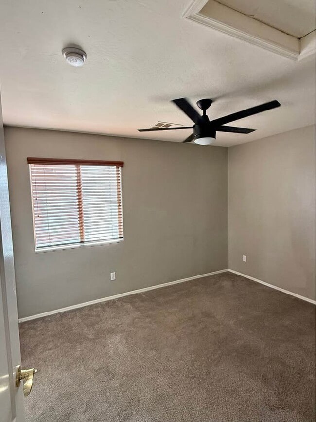 Photo - 43810 W Lindgren Dr