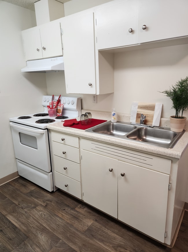 Photo - Wisteria Walk