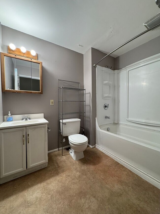 Photo - 314 N Main St Unit E