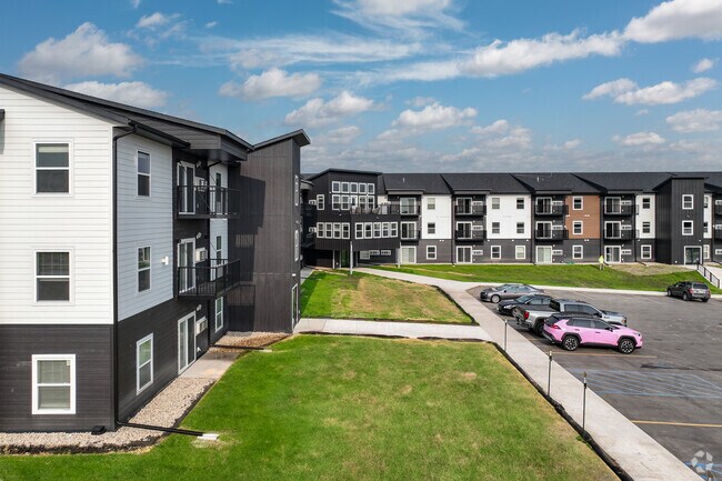 Lakeland Apartments