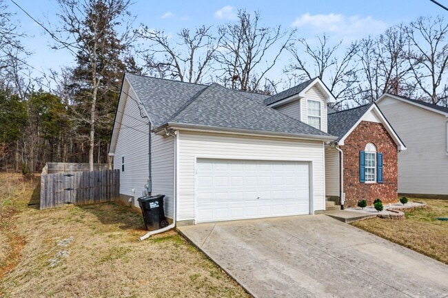 Photo - 401 Niagra Ln