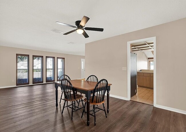 Photo - 401 Running Horse Rd