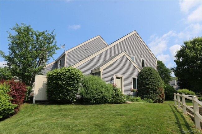 Building Photo - 218 Stoneway Ln