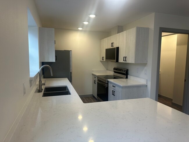 Kitchen with breakfast nook - 4249 King Mountain Rd Unit 101