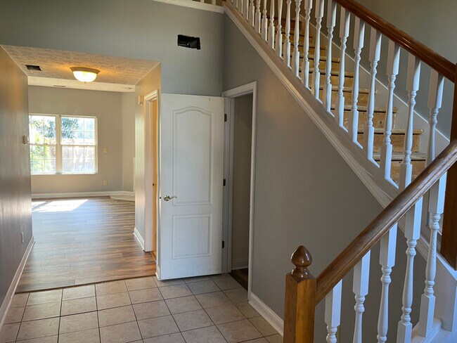 Photo - 2007 Halyard Ln