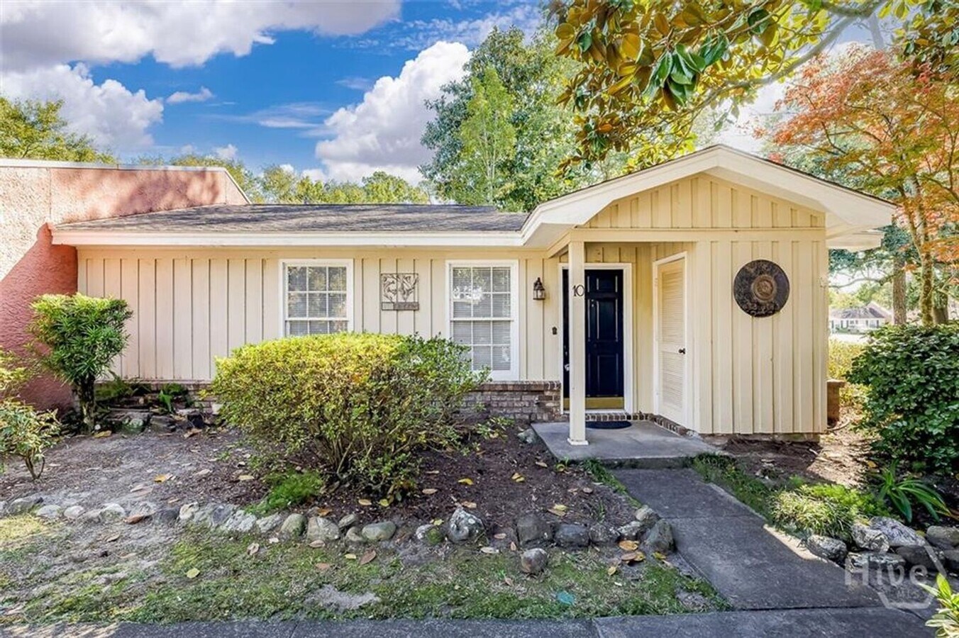 Photo - Charming end-unit condo located in Wilmington Island Townehomes