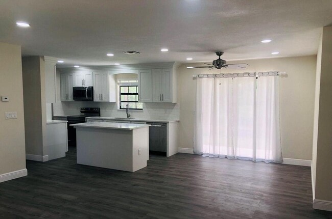 Photo - 13618 51st Pl N