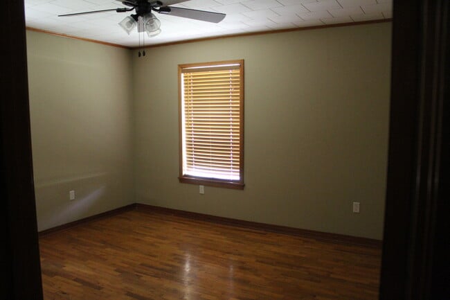 Photo - 185 Luther Davis Rd