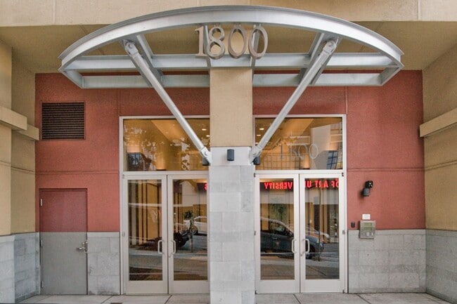 Photo - 680 Unit 611