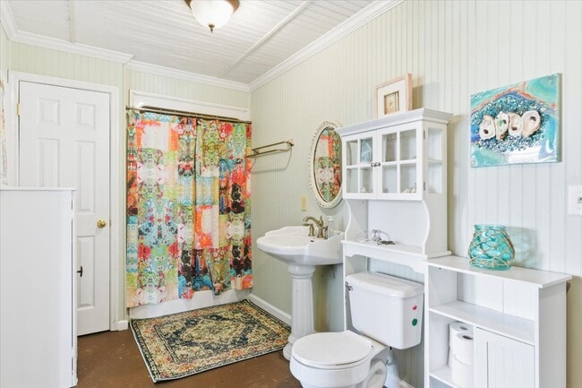 Photo - 256 River Dr