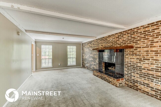904 Pine Forest Cir