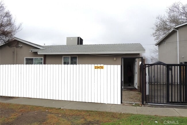 Building Photo - 23470 Victory Blvd