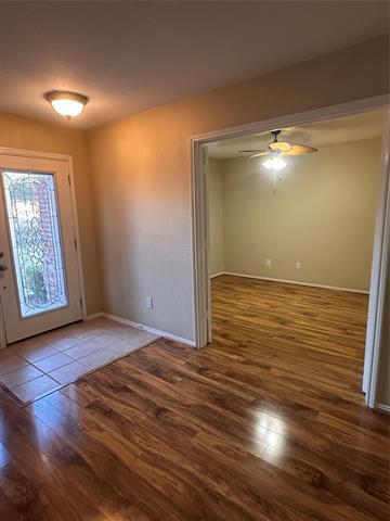 Photo - 809 Essex Dr