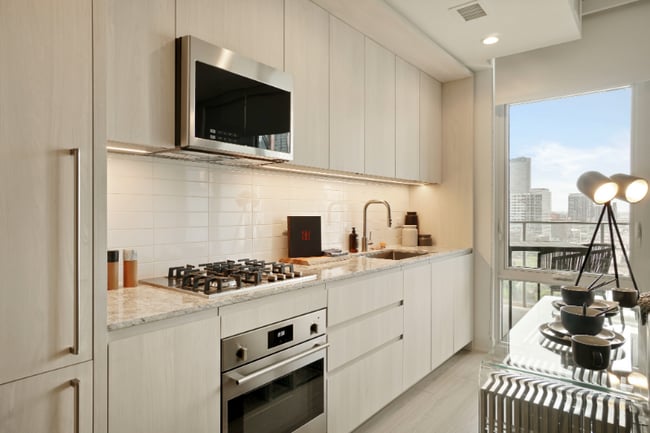 Photo - 362 N Halsted St