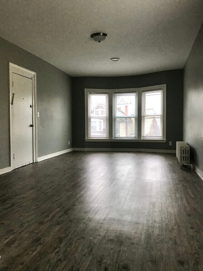 Photo - 135 Elmwood Ave Unit 4