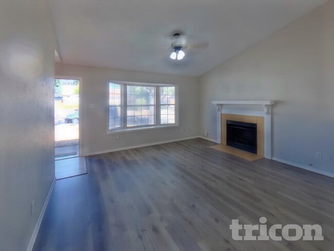 Photo - 4652 Baytree Dr