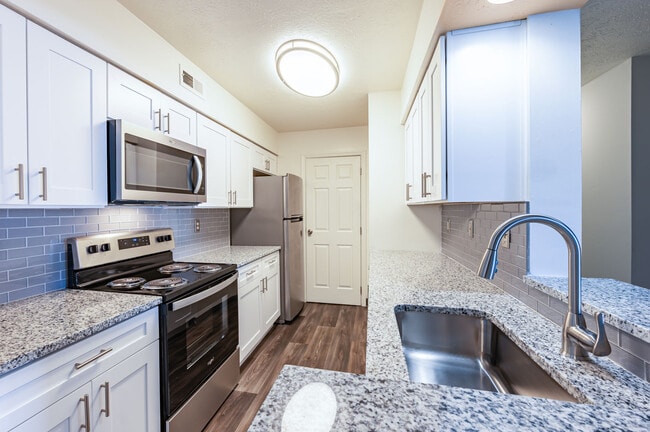 Hidden Lakes Apartment Homes